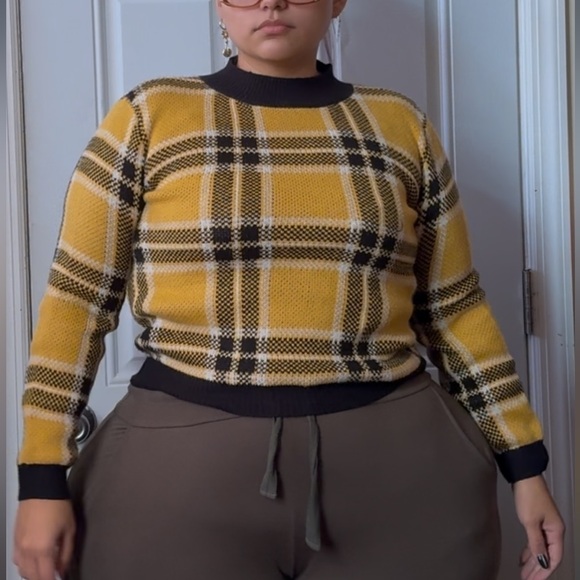 Yellow Plaid Clueless Thick Knit Sweater Size S Never Worn Out - Picture 2 of 3